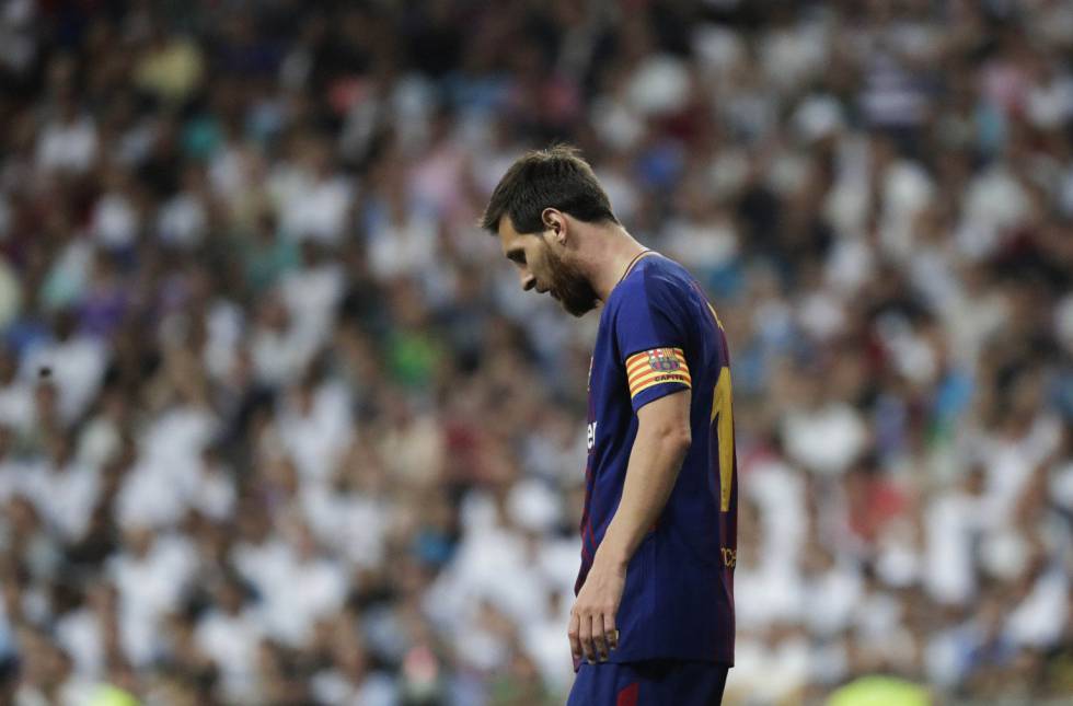 Messi se lamenta en el Santiago Bernabéu