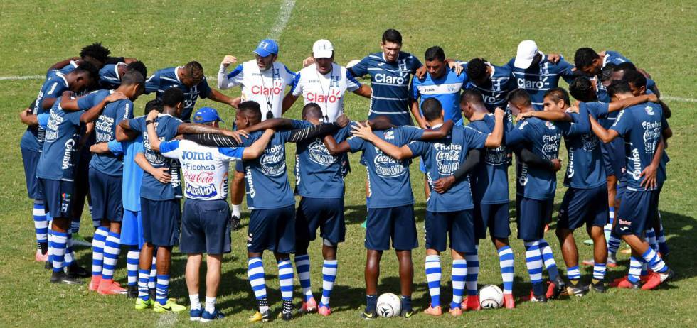 Piña de la selección hondureña en la preparación del partido contra Costa Rica.