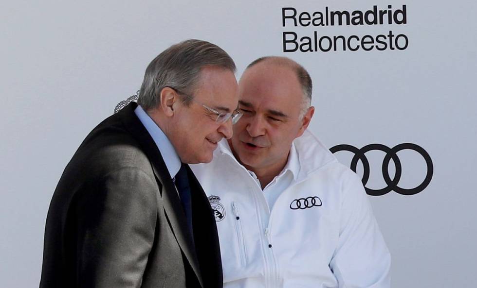 Pablo Laso charla con Florentino Pérez el martes