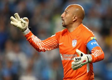 Óscar Pérez, el portero peleado con el retiro
