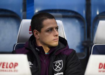 Chicharito se estanca en el banquillo