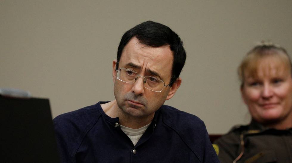Larry Nassar este lunes en su juicio.