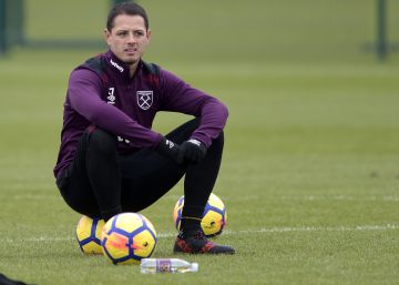 Chicharito y Lozano van a la nevera