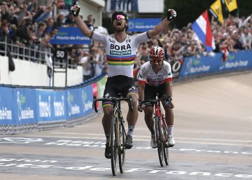 Sagan devuelve su grandeza al maillot arcoíris