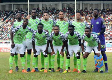 Camisa da Nigéria para a Copa sai à frente no quesito favorita com três milhões de encomendas