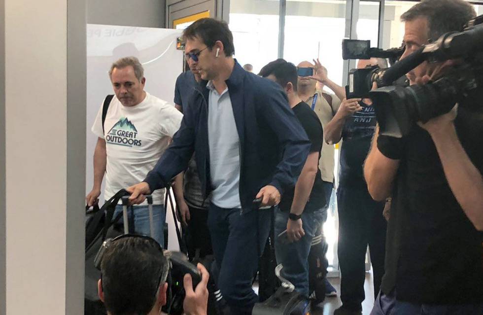 Lopetegui, en el aeropuerto de Krasnodar antes de coger un avión de regreso a España tras ser destituido como seleccionador