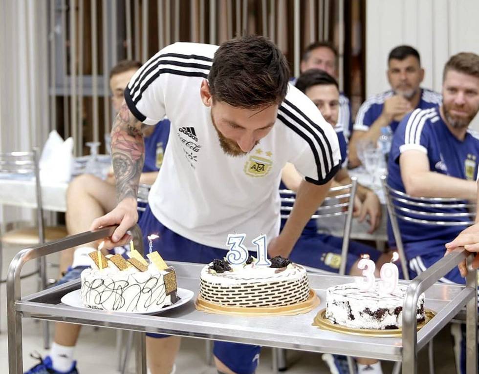 Messi celebra su cumpleaños en la concentración de Argentina. 