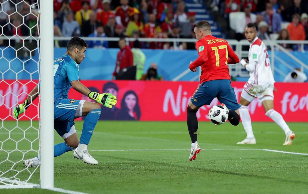 Iago Aspas marca el gol del empate ante Marruecos.