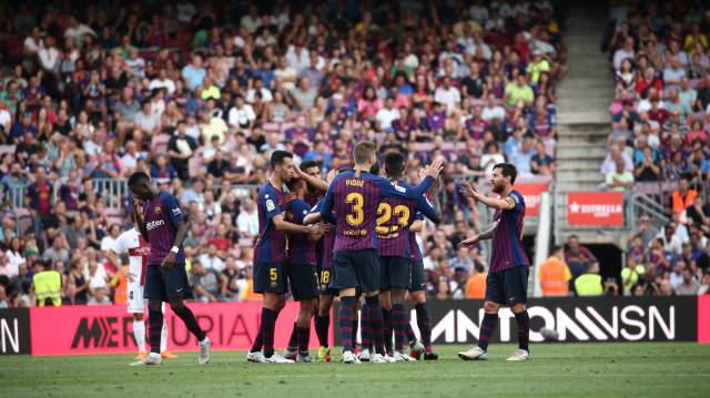 Los jugadores del Barça celebran la victoria.