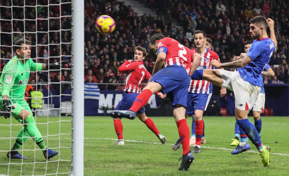 El viejo gol del cojo y el moderno VAR culminan la épica remontada del Atlético