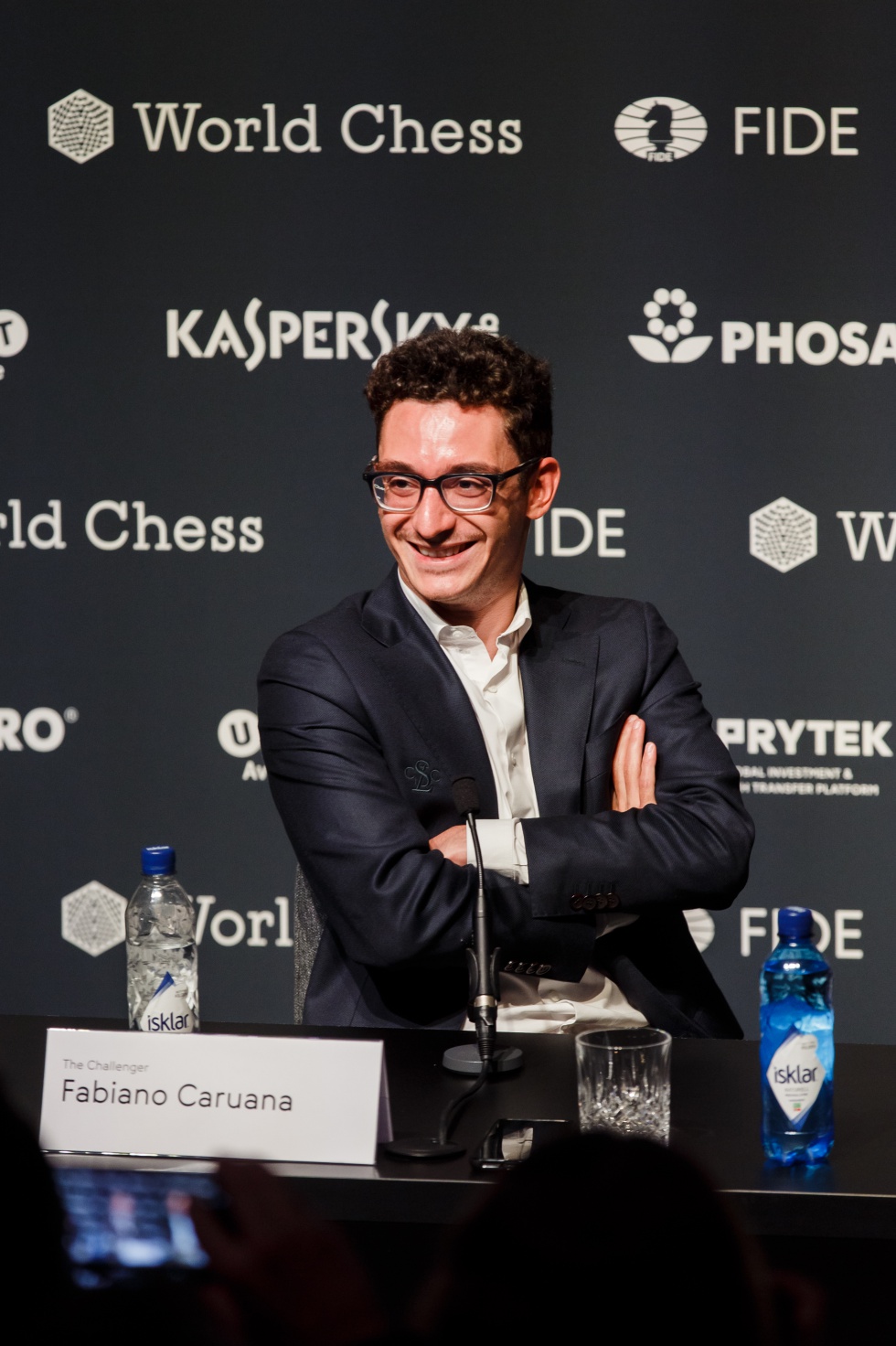 Caruana, durante la conferencia de prensa del martes, tras empatar la cuarta partida