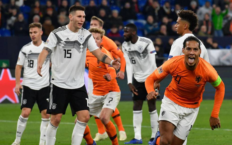 Virgil van Dijk celebra el empate que valiÃ³ la clasificaciÃ³n de Holanda.