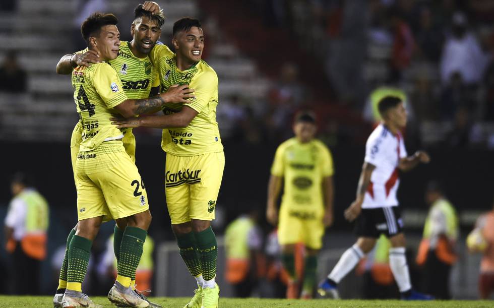Superliga Argentina Colores De Autobus Deportes El Pais