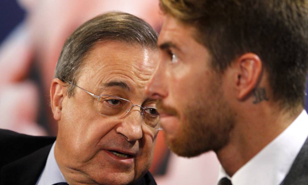 Florentino Pérez y Sergio Ramos, en un acto - Imagen vía: El País