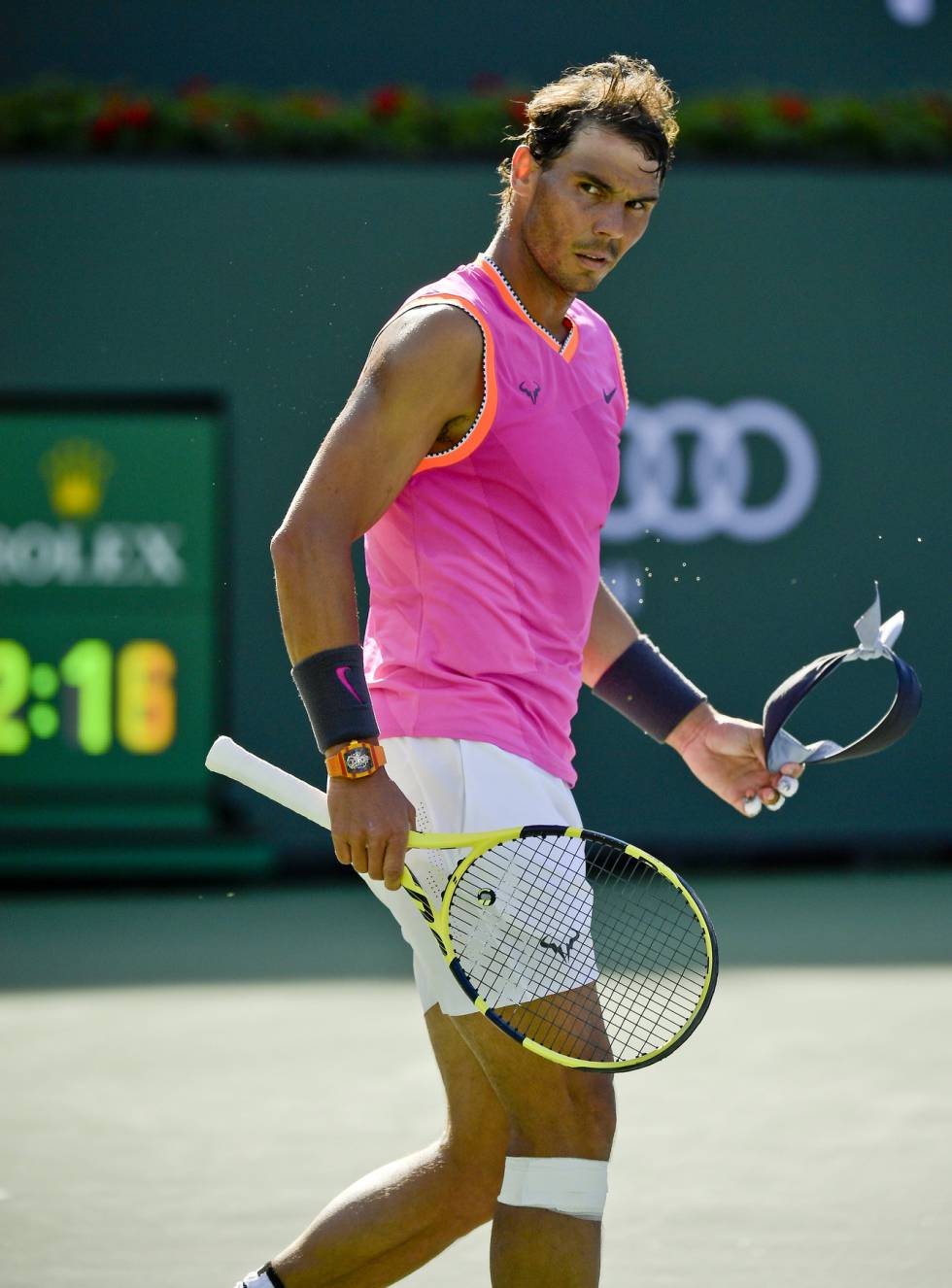 Nadal, tras batir a Khachanov, con un vendaje en la rodilla derecha.