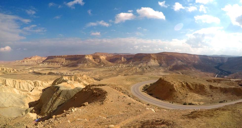 Crater Ramon, con la carretera de la Independencia, donde se corrió el Giro 2018.