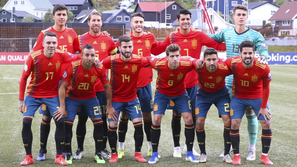 La selección española, ante las Islas Feroe.