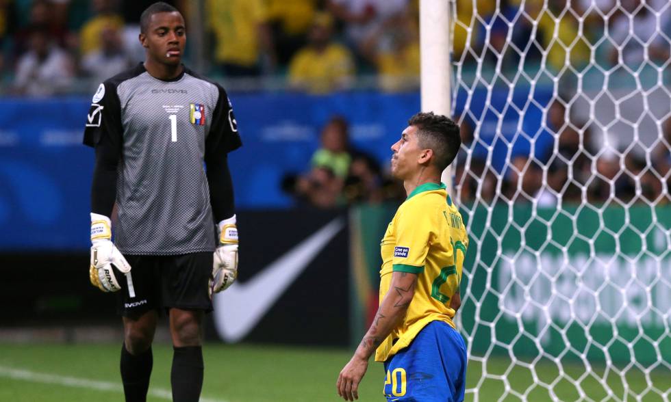 Firmino y Faríñez, en el duelo entre Brasil y Venezuela en Bahía.