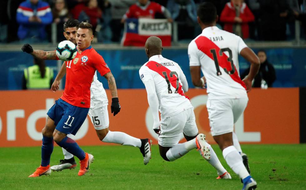 Perú golea a Chile y buscará la hazaña ante Brasil | Deportes | EL PAÍS