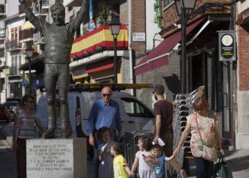 Un pequeño pueblo donde el esquí es deporte rey y Blanca, su reina