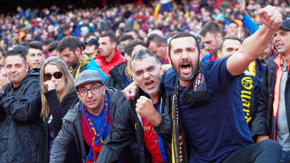 Aficionados del FC Barcelona en el Camp Nou.