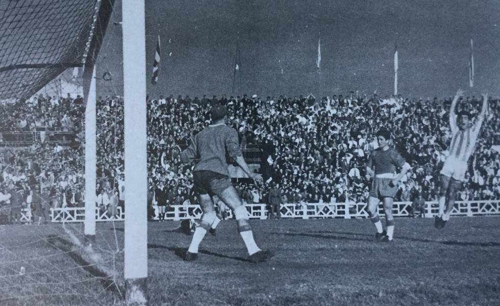 Rodilla, del Valladoild, celebra el gol que mandaba al Espanyol a Segunda.