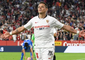 Javier Aguirre se rinde ante Chicharito