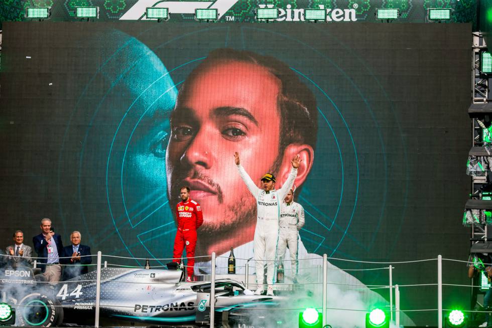 Hamilton celebra su triunfo en México, el pasado fin de semana.