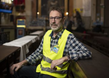 ¿Qué hace un premio Nadal de novela en este comedor social?