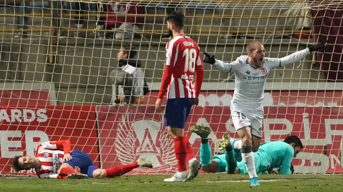 Castañeda celebra el empate.