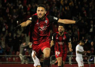 El Mirandés funde al Sevilla