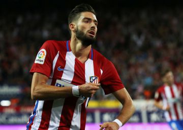 Carrasco, en un partido de Liga con el Atlético en 2016.