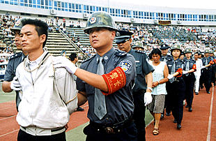 Resultado de imagen para ejecutan narcos en china en un estadio