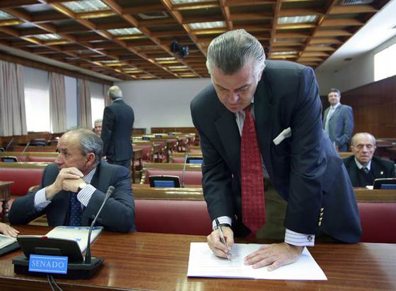 El Supremo encausa en el 'caso Gürtel' al tesorero del PP por delito fiscal y cohecho