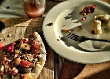 ¿Por qué tiran los españoles tanta comida a la basura?