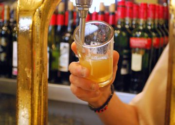 ¿Eres más de copas o de cervezas? El bar se recupera mejor que la discoteca