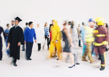 El ascenso en una profesión depende de algo más que de las cualidades personales. 