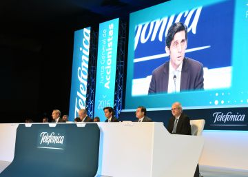 Telefónica gana 1.241 millones hasta junio, un 42,1% menos