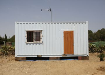 Uno de los barracones que sirve de vivienda en El Palmar.