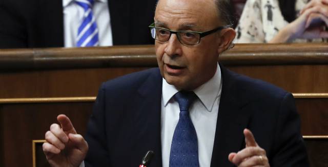 Finance Minister Cristóbal Montoro.