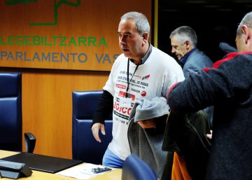 Los afectados comparecieron en el Parlamento vasco en 2014.