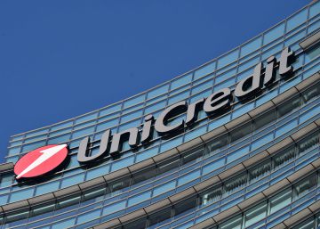 Fachada del banco Unicredit en Mil&aacute;n
