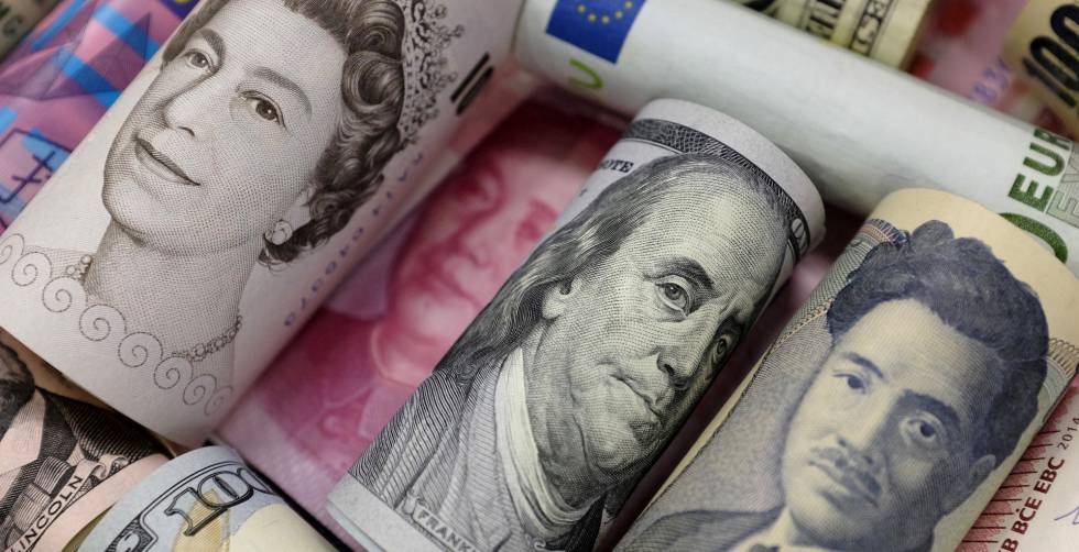La Reserva Federal Impulsa Al Dólar Que Avanza Hacia Paridad Con Billetes De Dólares Libras Esterlinas Yen Y Yuanes