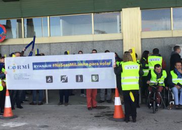 Disabled people stage Madrid protest against Ryanair “discrimination”