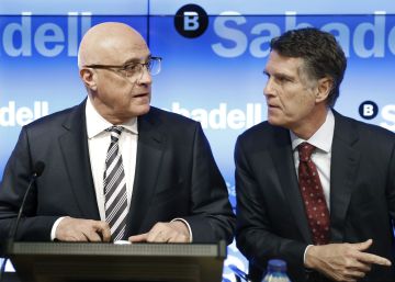 El presidente del Sabadell, Josep Oliu (izquierda), y el consejero delegado, Jaume Guardiola. 