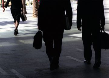 Las españolas en cargos ejecutivos ganan un 16% menos que los hombres