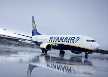 Ryanair solo permitirá llevar en cabina la maleta a los clientes que paguen un extra