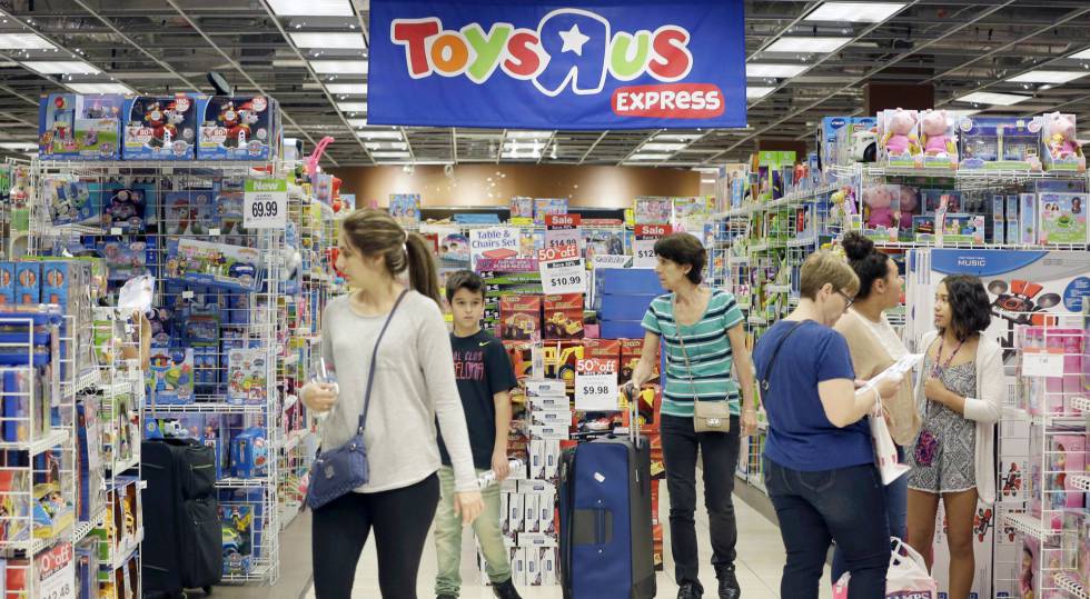 Unos clientes de Toys R Us en un local de Estados Unidos