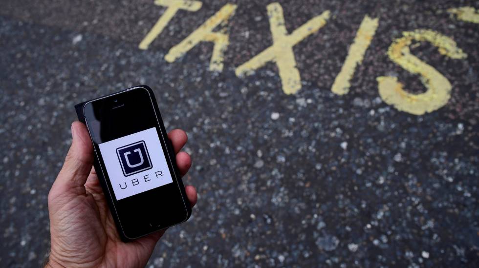 A user with the Uber application in central London.