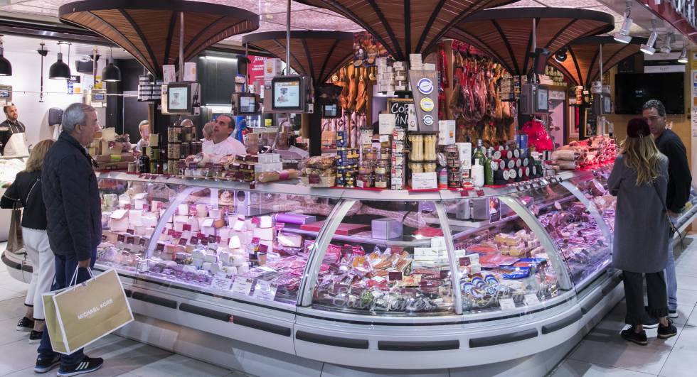 Puesto de productos gourmet "La Boulette" en el mercado de La Paz en Madrid. 